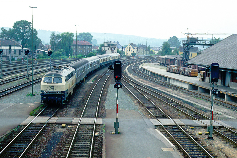 DB 218 213-7 Schwandorf 1988.JPG